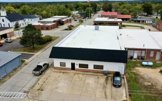Commercial Office Building for Sale in Downtown Salem, MO